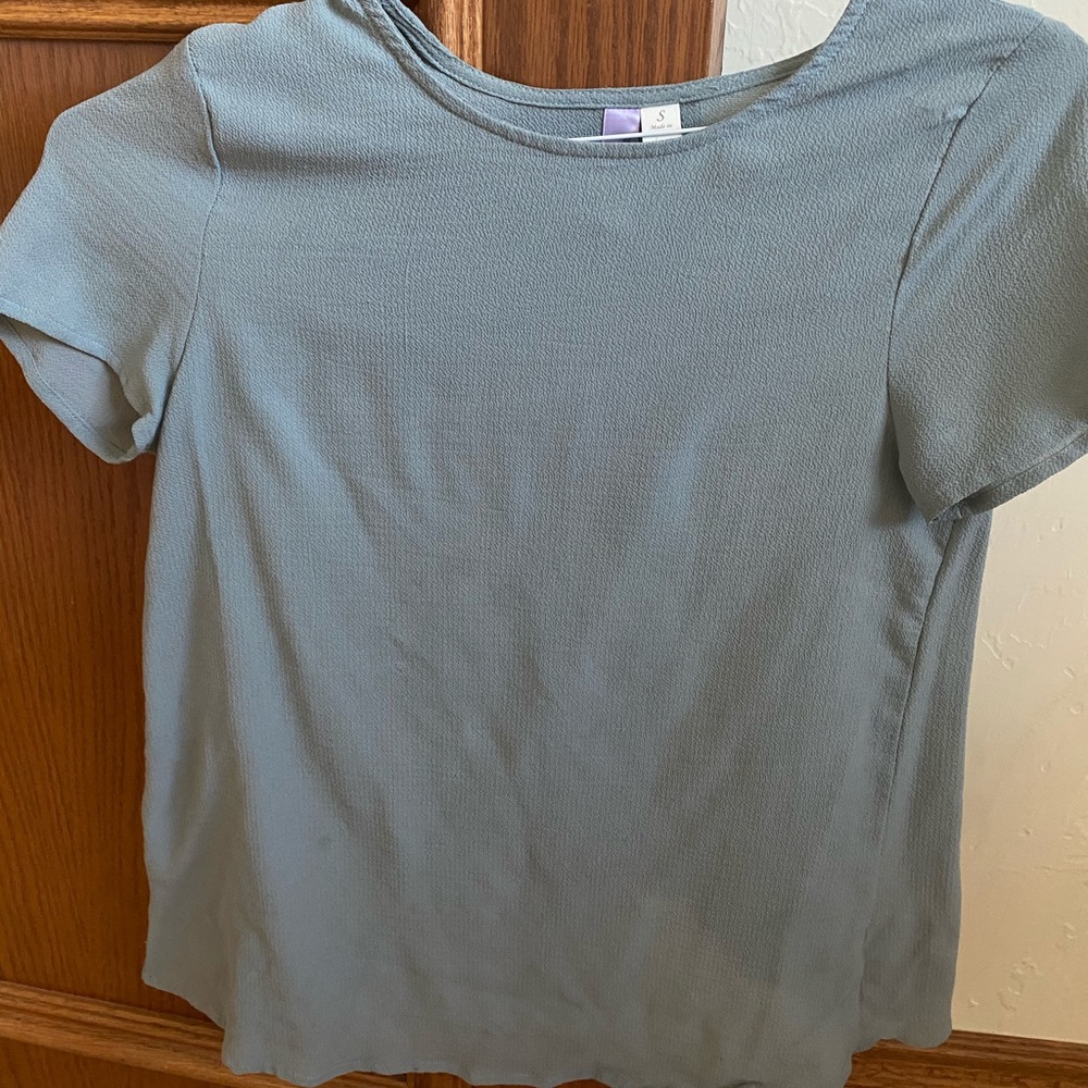 Open Back Top - Picture 2 of 3